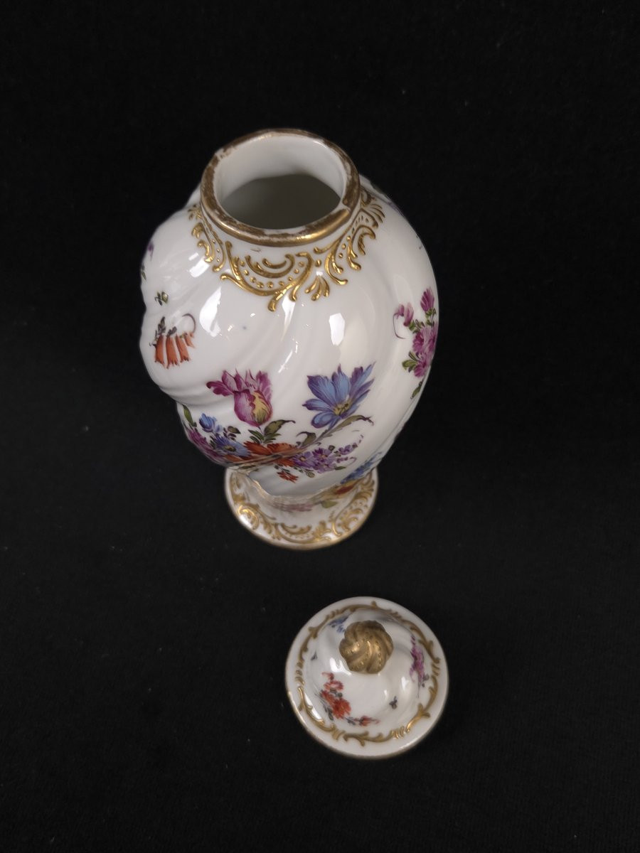 Paris Porcelain Covered Pot (19th Century)-photo-4