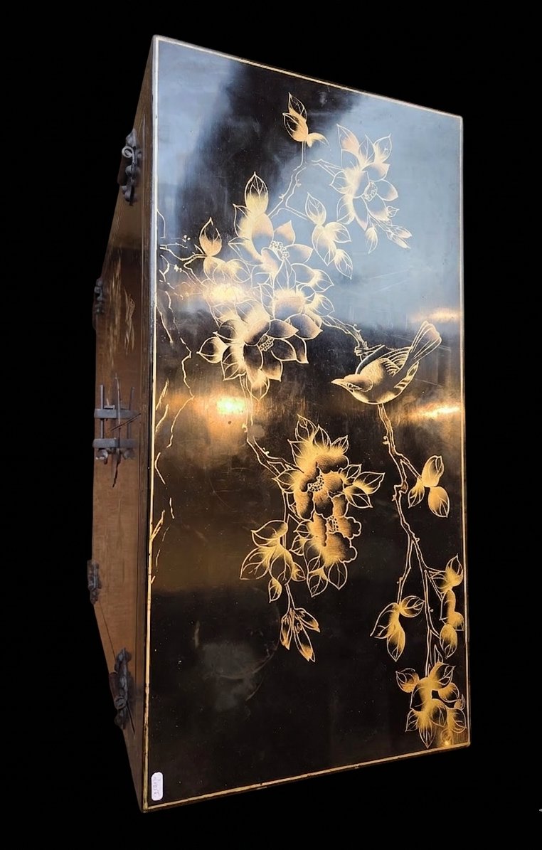 Black Lacquered Wooden Furniture - China (20th Century)-photo-3