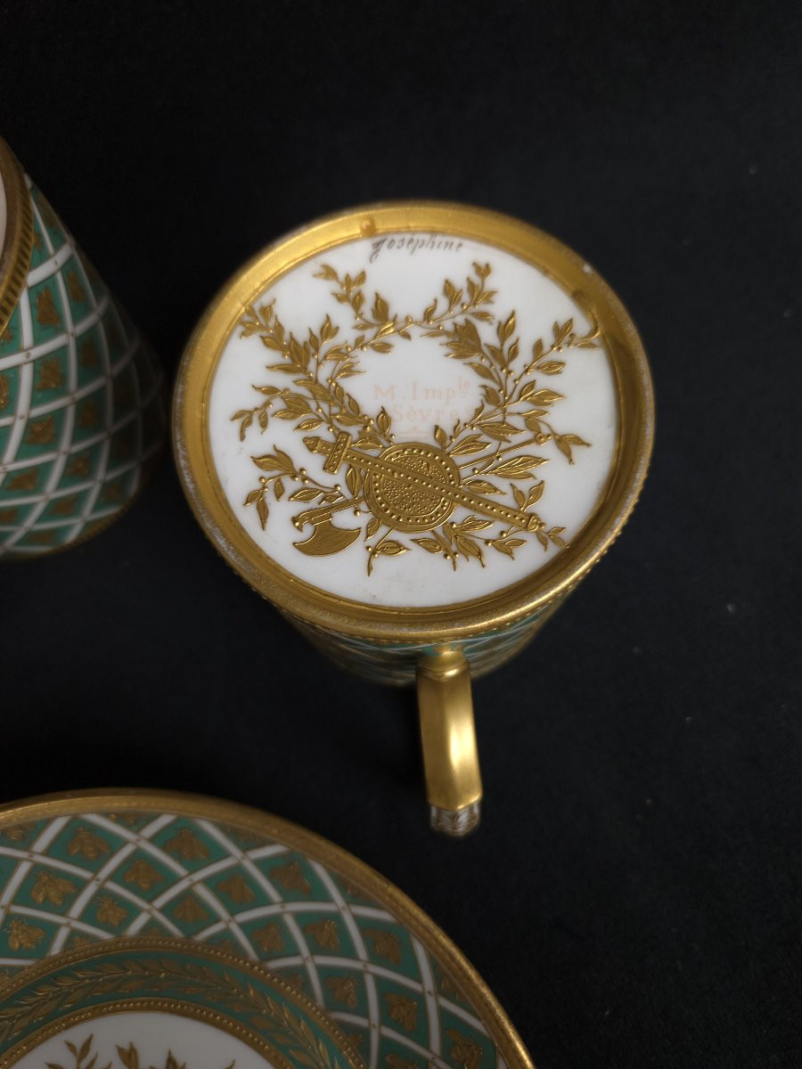 Paire de tasses en leurs soucoupes en porcelaine - Napoléon Ier et Joséphine (XIXe siècle) -photo-3