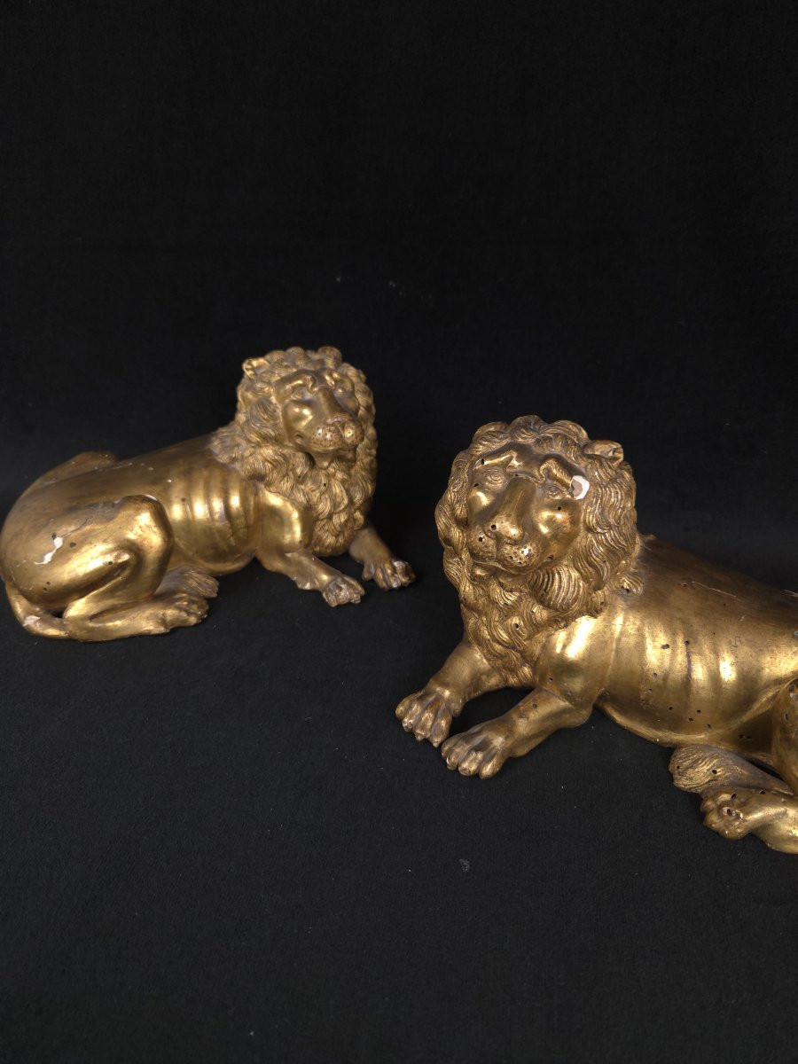 Paire de lions en bois sculpté et doré (XIXe siècle)-photo-2