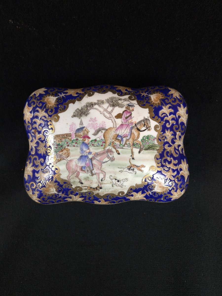 Polylobed Porcelain Box - Hunting Scene Decoration (20th Century)-photo-2