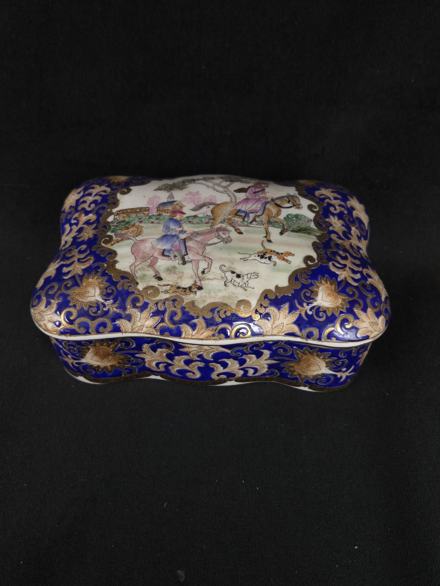 Polylobed Porcelain Box - Hunting Scene Decoration (20th Century)-photo-3