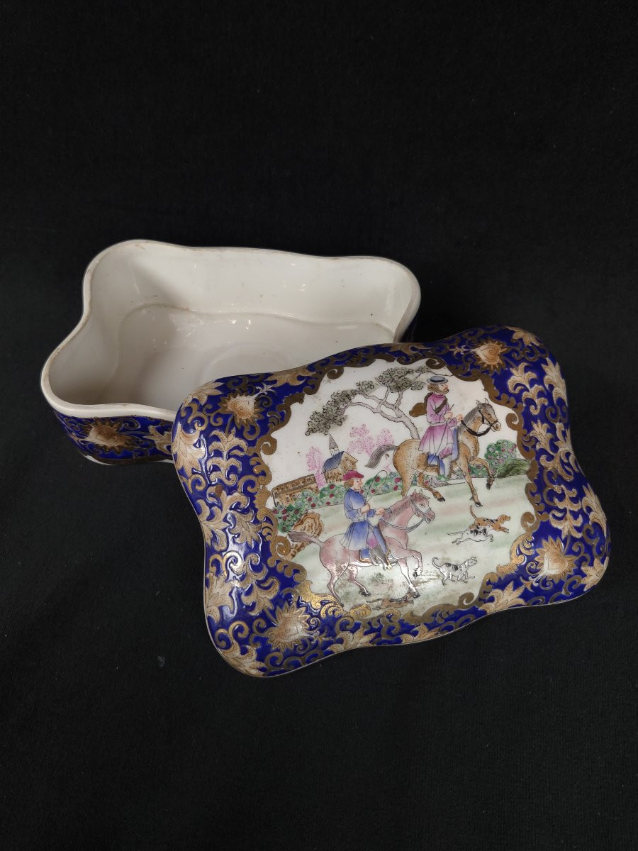 Polylobed Porcelain Box - Hunting Scene Decoration (20th Century)-photo-4