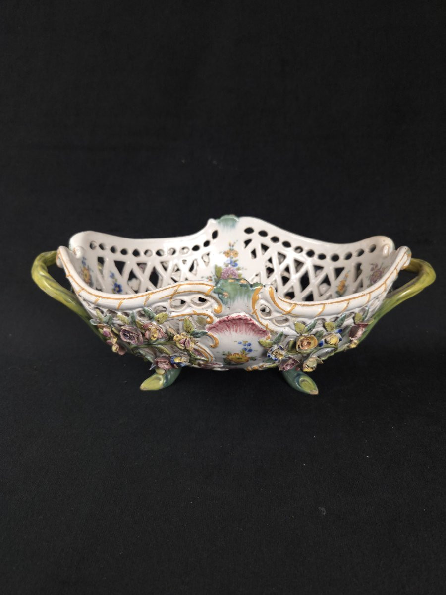 Corbeille florale ajourée en faïence de Nove di Bassano (XIXe siècle)-photo-2
