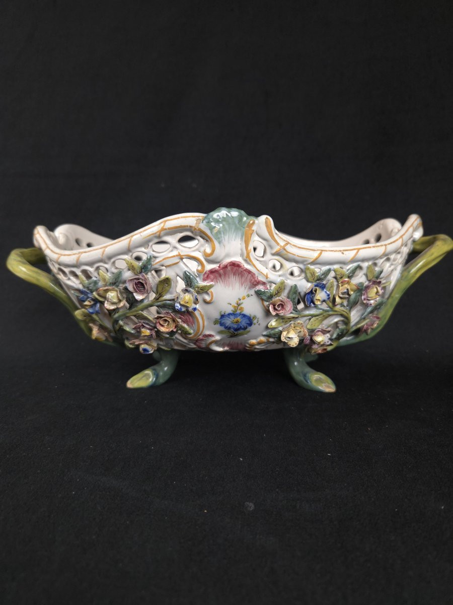 Corbeille florale ajourée en faïence de Nove di Bassano (XIXe siècle)-photo-2