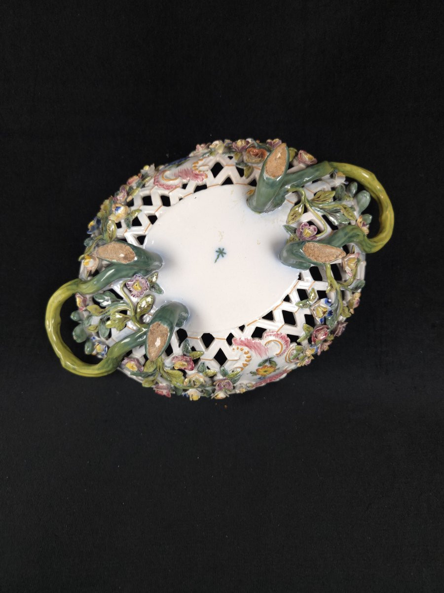 Corbeille florale ajourée en faïence de Nove di Bassano (XIXe siècle)-photo-5