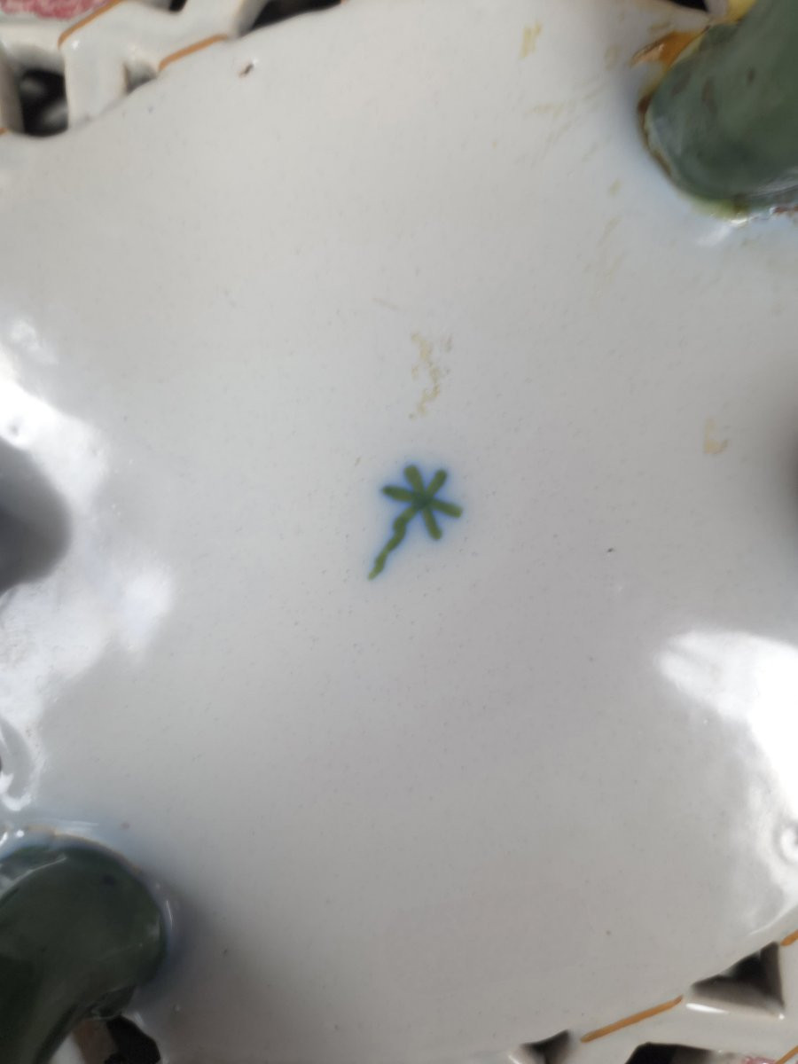 Corbeille florale ajourée en faïence de Nove di Bassano (XIXe siècle)-photo-6