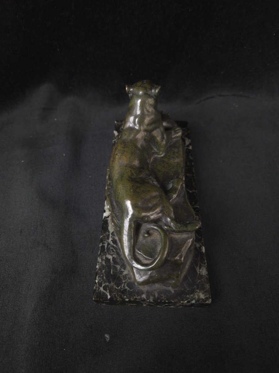 Antoine-Louis BARYE (1795-1875) - bronze - Panthère couchée tenant un cerf muntjac -photo-4