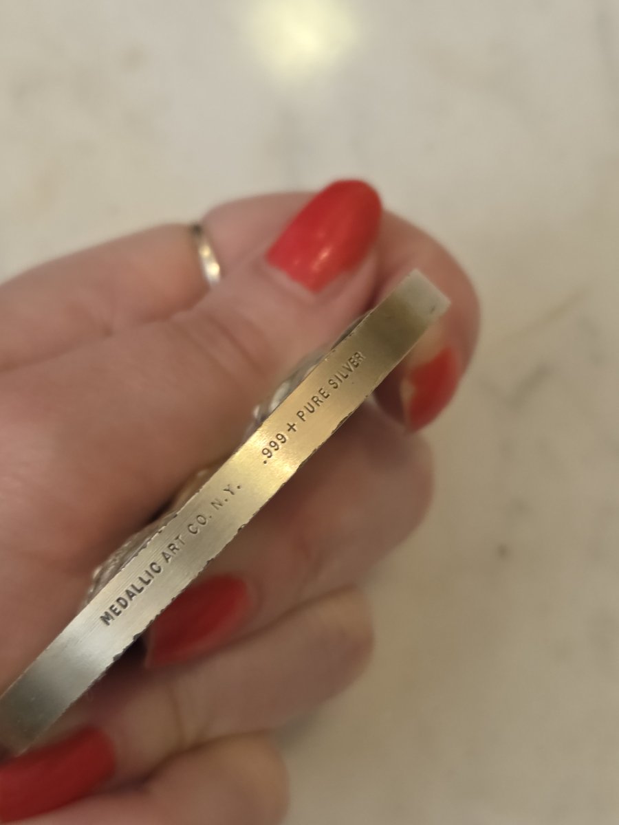 Médaille d'art en argent pur. 999 - Inauguration du Bacardi Building (Bermudes) (1972)-photo-3