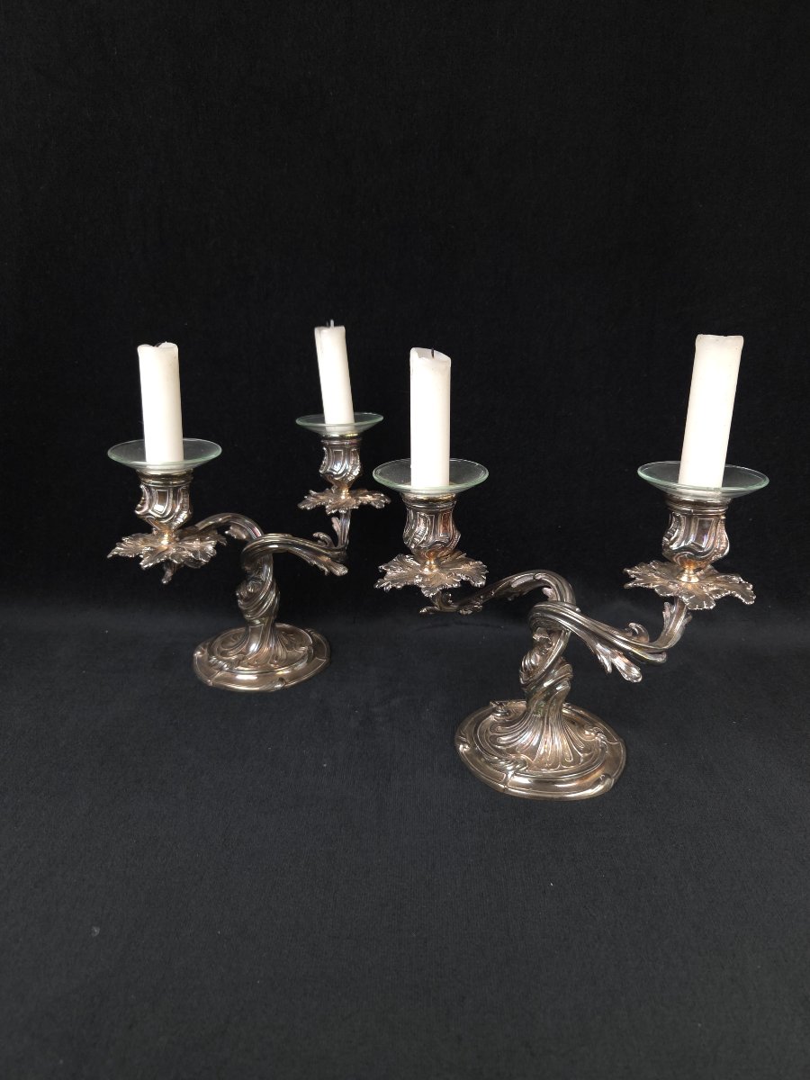 CHRISTOFLE - Paire de flambeaux à deux branches de style Rocaille en métal argenté (XXe siècle)-photo-2