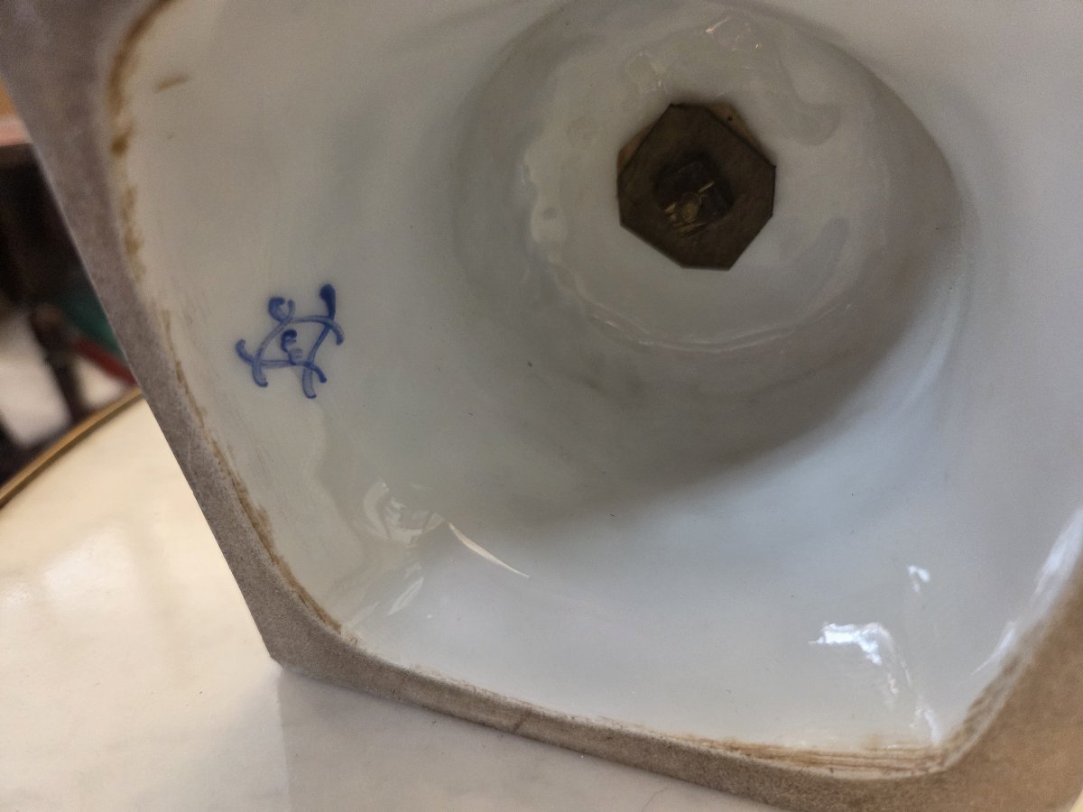 Buste de la reine Marie-Antoinette en biscuit et porcelaine - style S&egrave;vres (XXe si&egrave;cle)-photo-1
