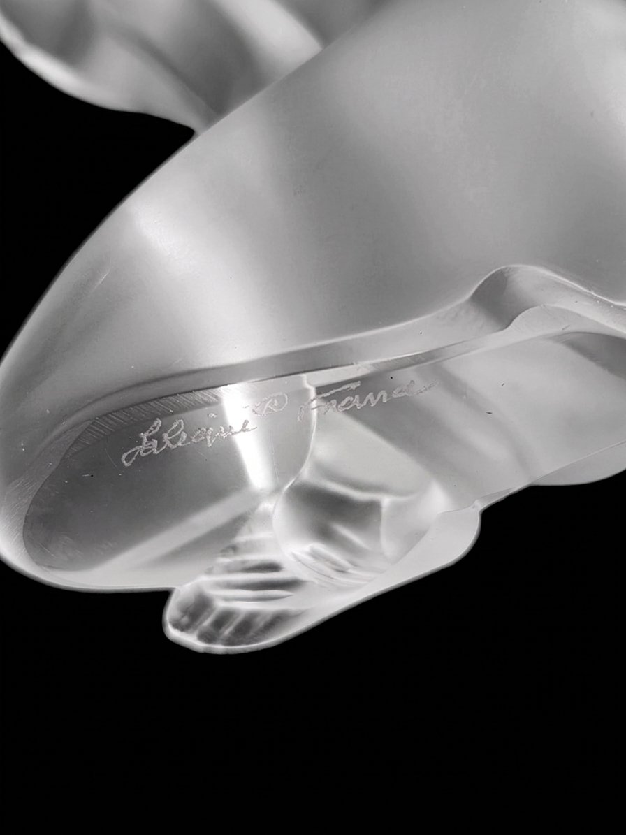 Lalique France - Crystal Kneeling Bather (20th Century)-photo-1