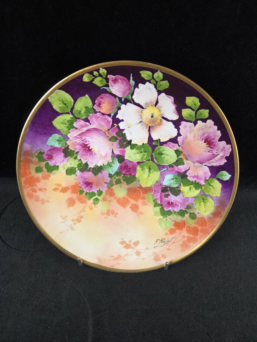 Limoges - Grand plat en porcelaine à décor de fleurs - F. Poujol (XXe siècle)