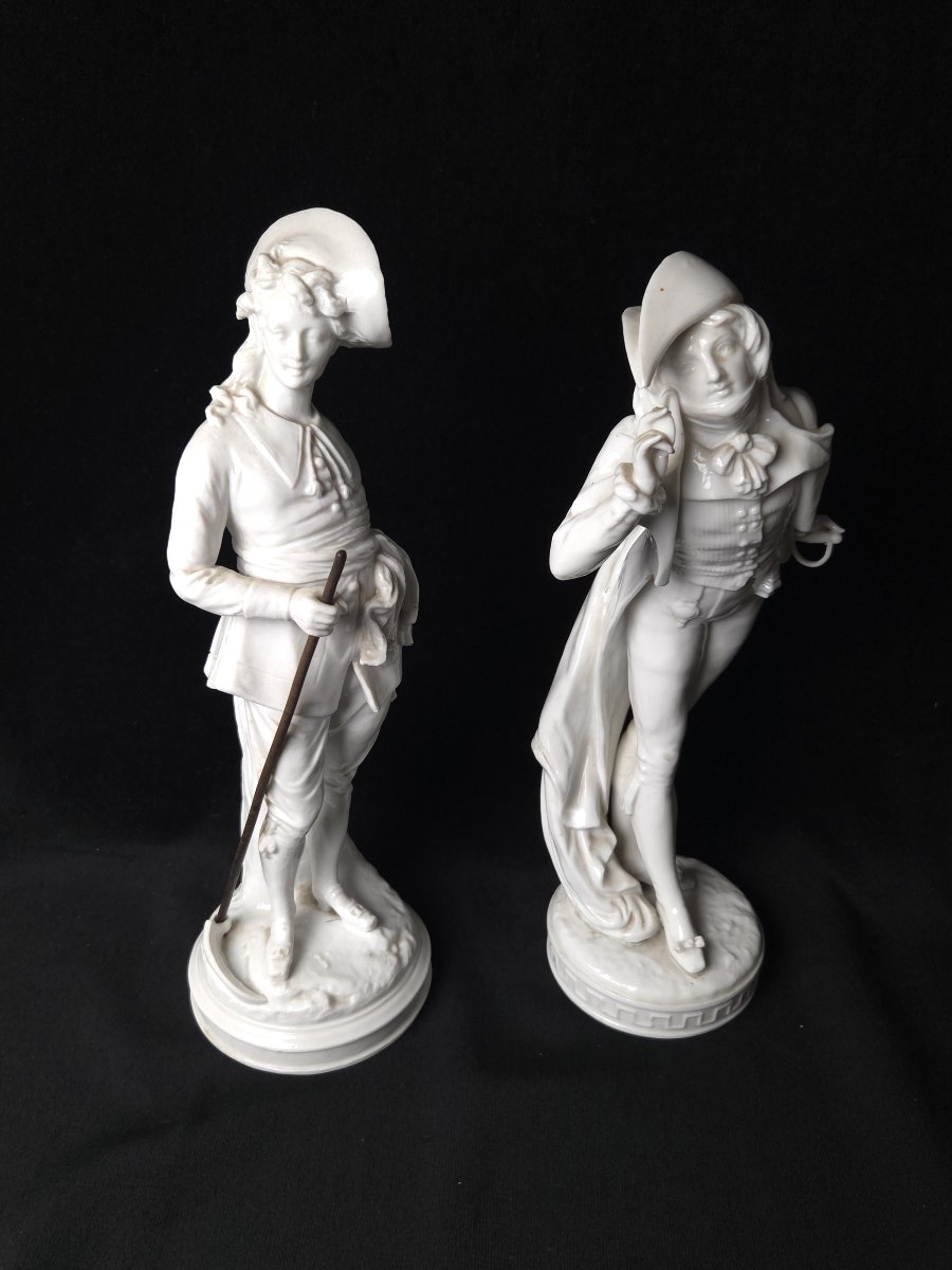 Vion & Baury Paris - Paire de grandes statues en porcelaine blanche - L'Incroyable et Le Chouan-photo-2
