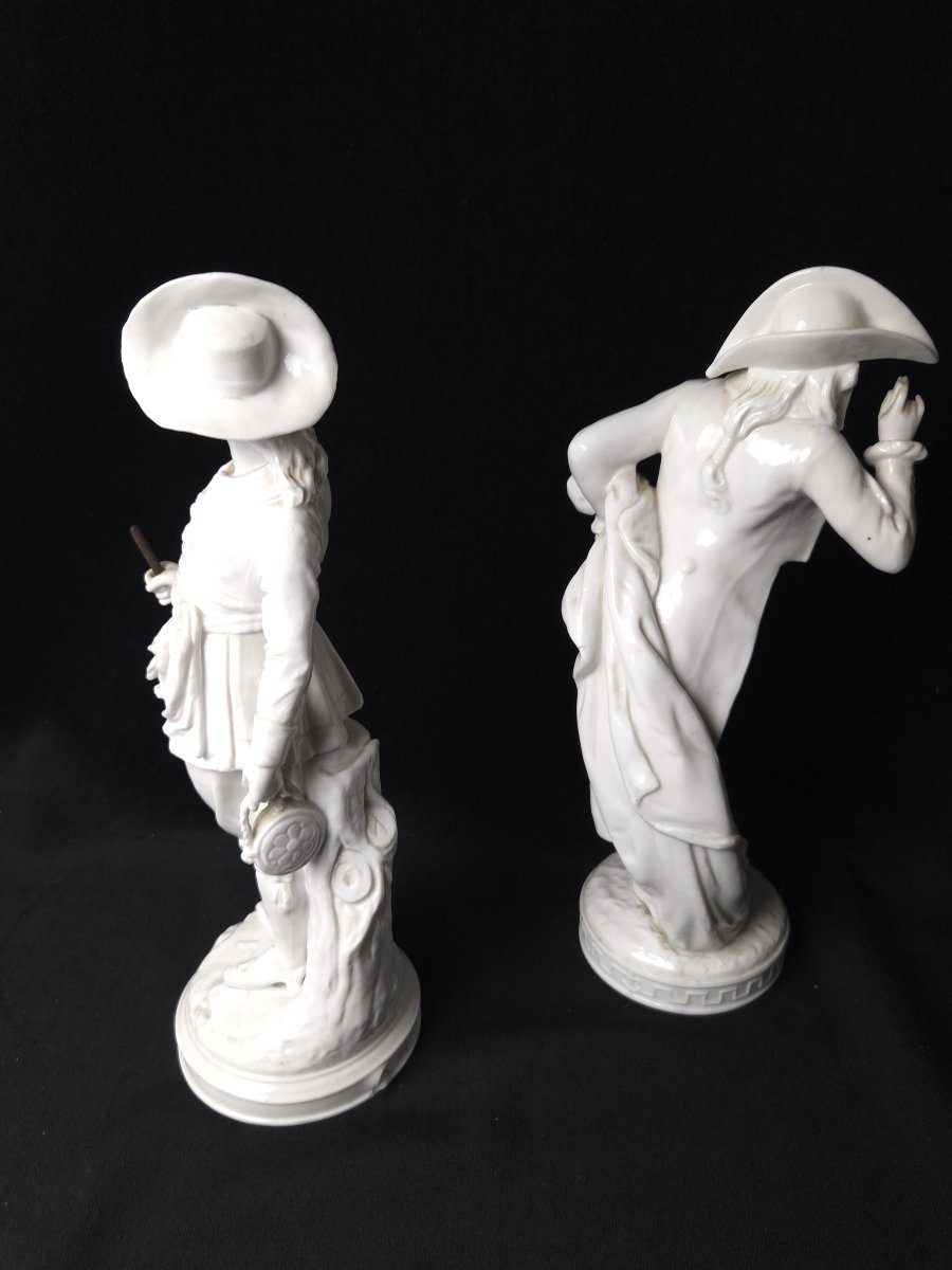 Vion & Baury Paris - Paire de grandes statues en porcelaine blanche - L'Incroyable et Le Chouan-photo-4