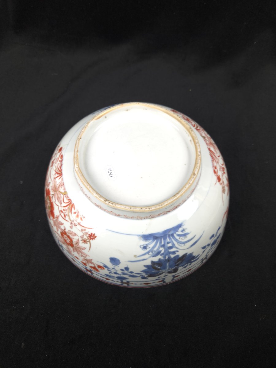 Grande coupe en porcelaine Imari à décor de fleurs - Japon (XIXe siècle)-photo-1