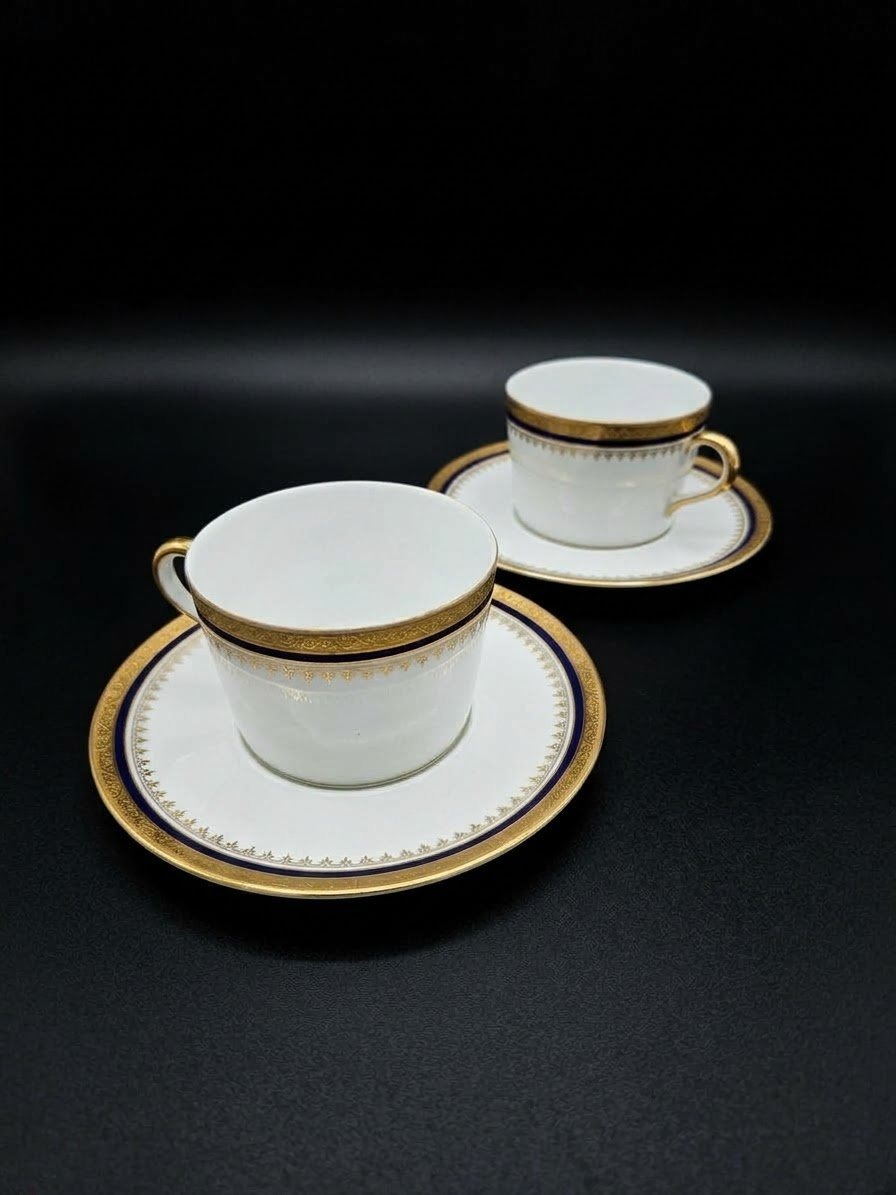 Pair Of Limoges Porcelain Breakfast Cups And Saucers (20th Century)