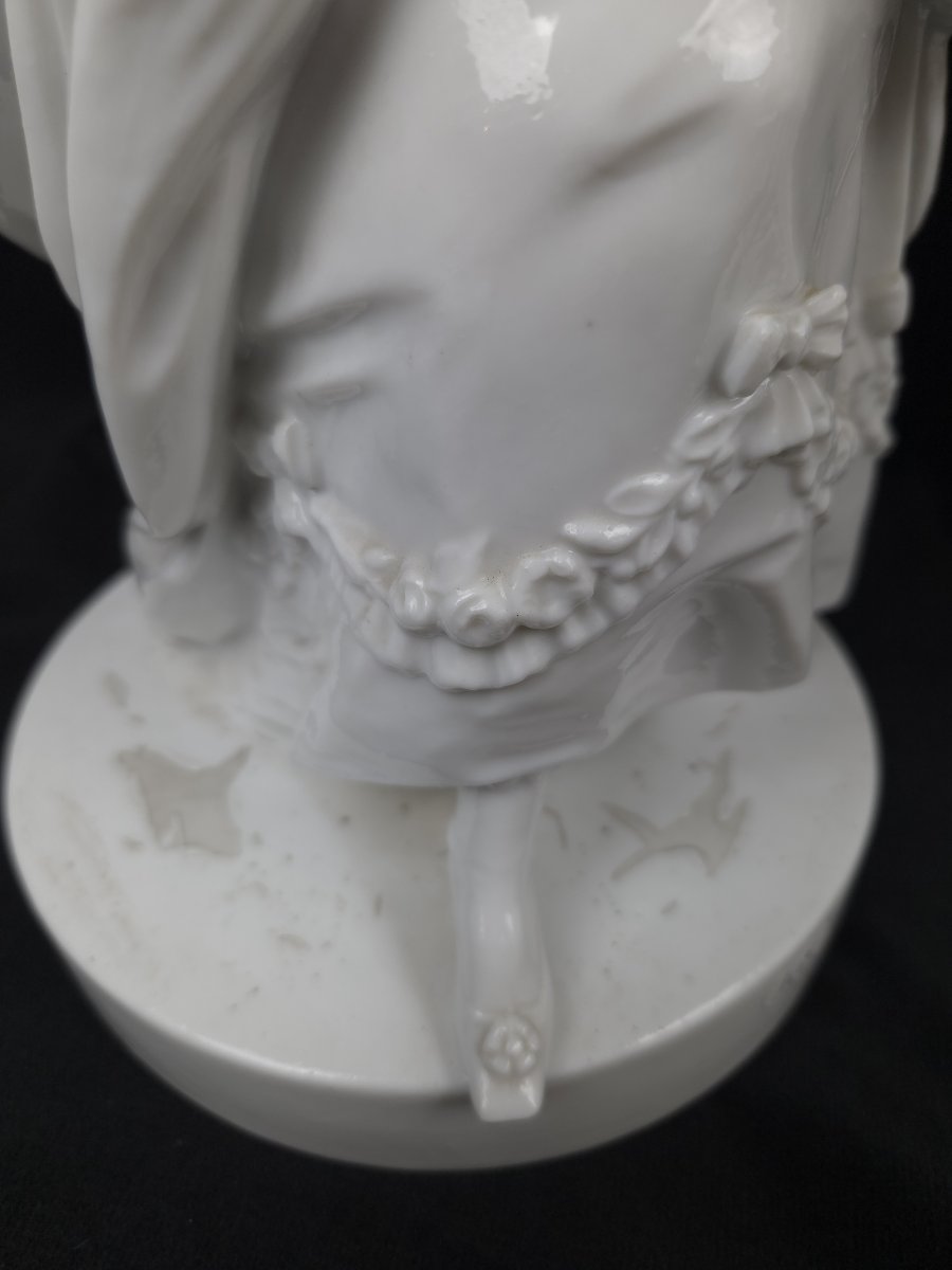 Vion & Baury - Grande paire de figurines en porcelaine blanche - Le Bal masqué - XIXe siècle-photo-4