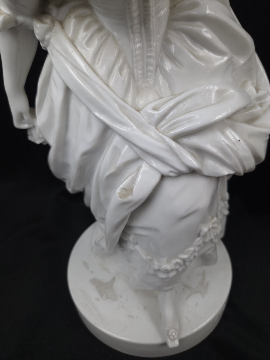 Vion & Baury - Grande paire de figurines en porcelaine blanche - Le Bal masqué - XIXe siècle-photo-1