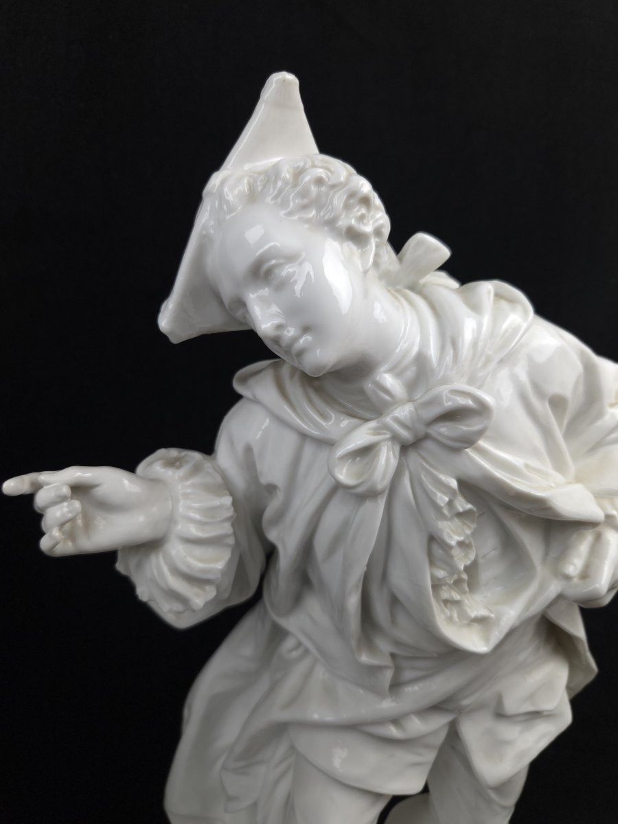 Vion & Baury - Grande paire de figurines en porcelaine blanche - Le Bal masqué - XIXe siècle-photo-3
