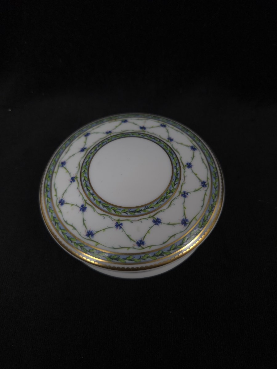 Boîte ronde en porcelaine de Limoges - A. Raynaud & Co (XXe siècle)-photo-2