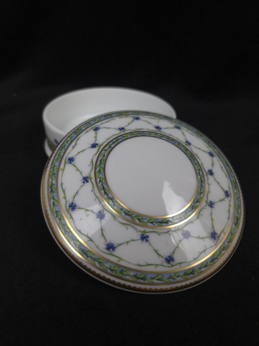 Boîte ronde en porcelaine de Limoges - A. Raynaud & Co (XXe siècle)-photo-3