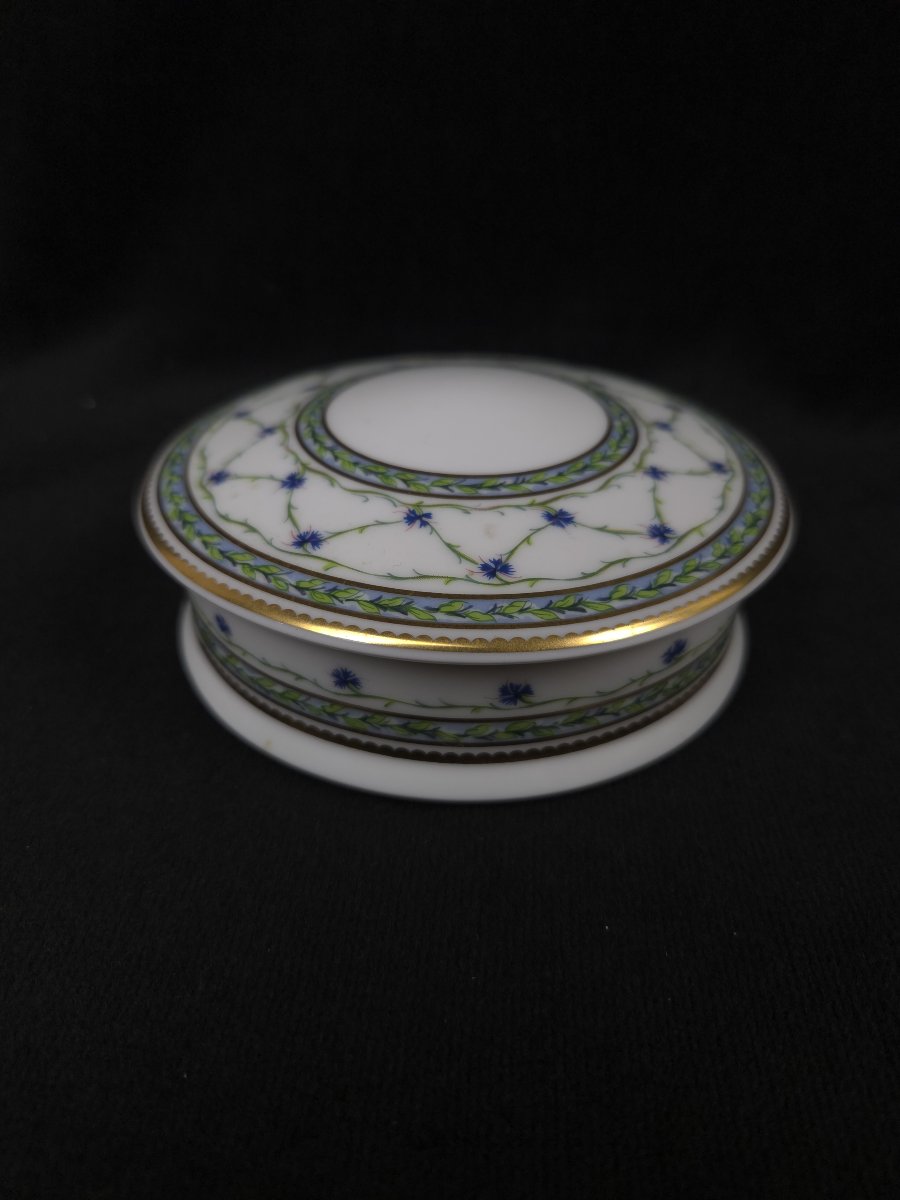 Boîte ronde en porcelaine de Limoges - A. Raynaud & Co (XXe siècle)