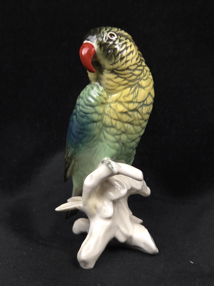 Karl Ens - Figurine en porcelaine polychrome - Perroquet sur une branche 