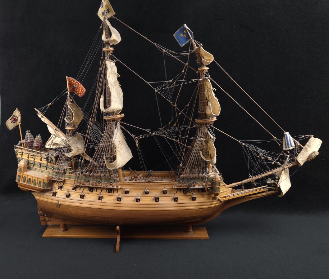 Large Model Of A 17th-century Warship - Royal Three-masted Ship (20th Century)-photo-2