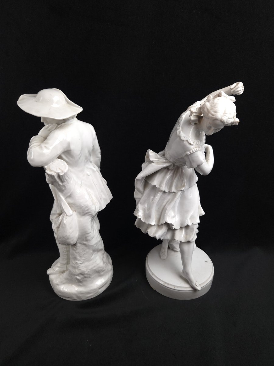 Vion & Baury Manufactory - Pair Of White Porcelain Figurines - Galant Motifs -photo-4