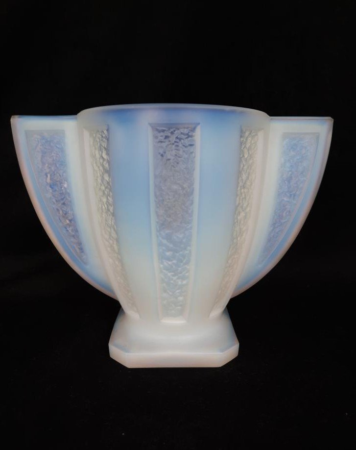 Césari Vase In Opalescent Glass (1930 - 1935) - Art Deco