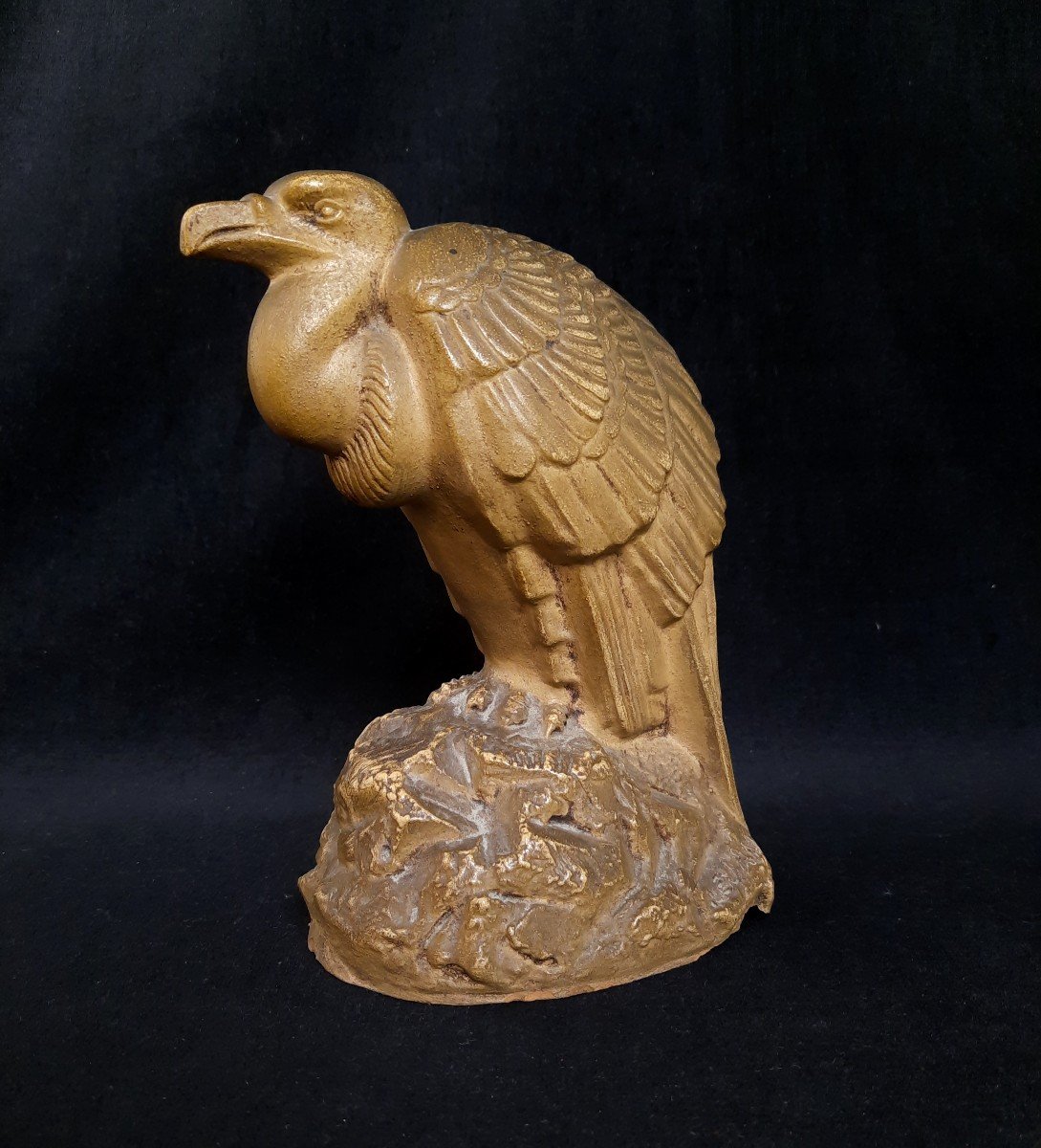 Terracotta Sculpture Of A Vulture - Signed Lejan (20th Century)