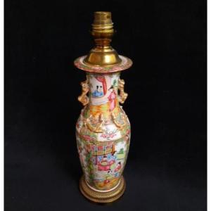 Vase En Porcelaine Montée En Lampe - Chine Canton (xixe Siècle)