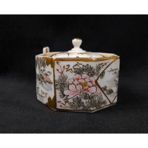 Small Japanese Porcelain Teapot 19th Century