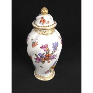 Pot couvert en porcelaine de Paris (XIXe siècle)