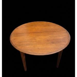 Table de salle à manger ronde - Henning Kjaernulf pour Soro Stolefabrik (XXe siècle)