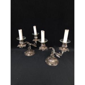 CHRISTOFLE - Paire de flambeaux à deux branches de style Rocaille en métal argenté (XXe siècle)