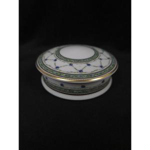 Boîte ronde en porcelaine de Limoges - A. Raynaud & Co (XXe siècle)