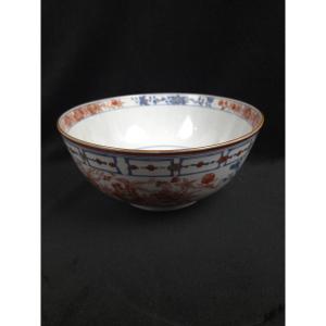 Grand saladier en porcelaine Imari (XIXe siècle)