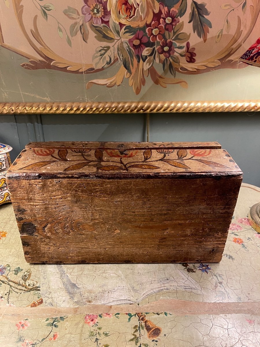 Small 18th Century Wedding Box-photo-3