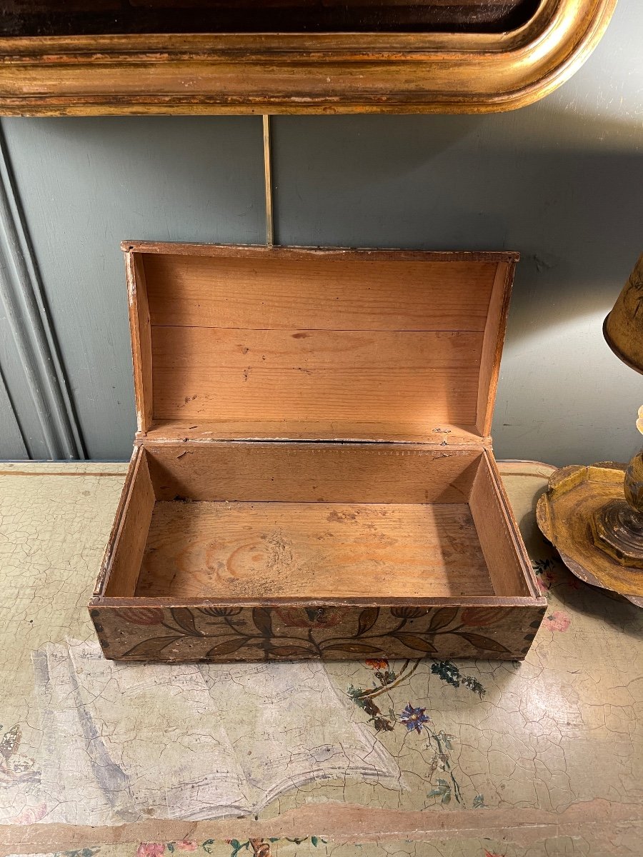 Small 18th Century Wedding Box-photo-4