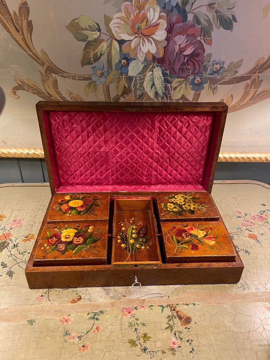 Quadrille Box In Painted Wood With Floral Decor-photo-2