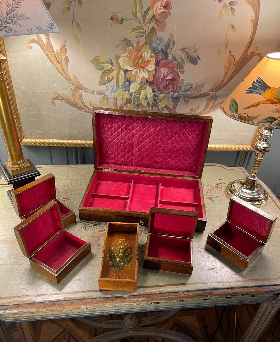 Quadrille Box In Painted Wood With Floral Decor-photo-4