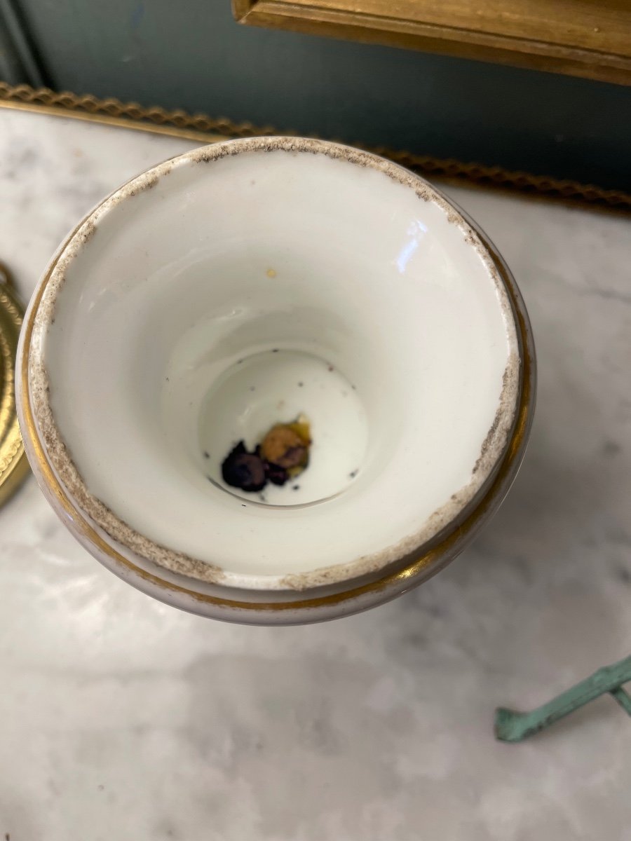 Small Medici Vase In 19th Century Paris Porcelain-photo-2