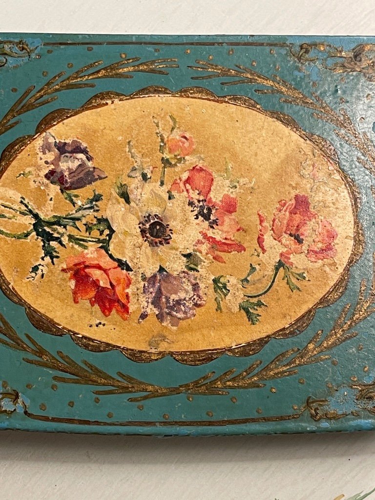 Paper Mache Box With 19th Century Floral Decor-photo-3