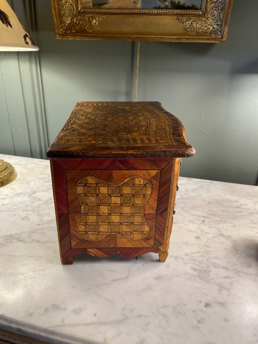 Straw Marquetry Master Chest Of Drawers-photo-1