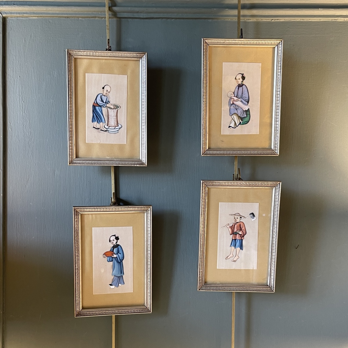Série de quatre gouaches personnages chinois 