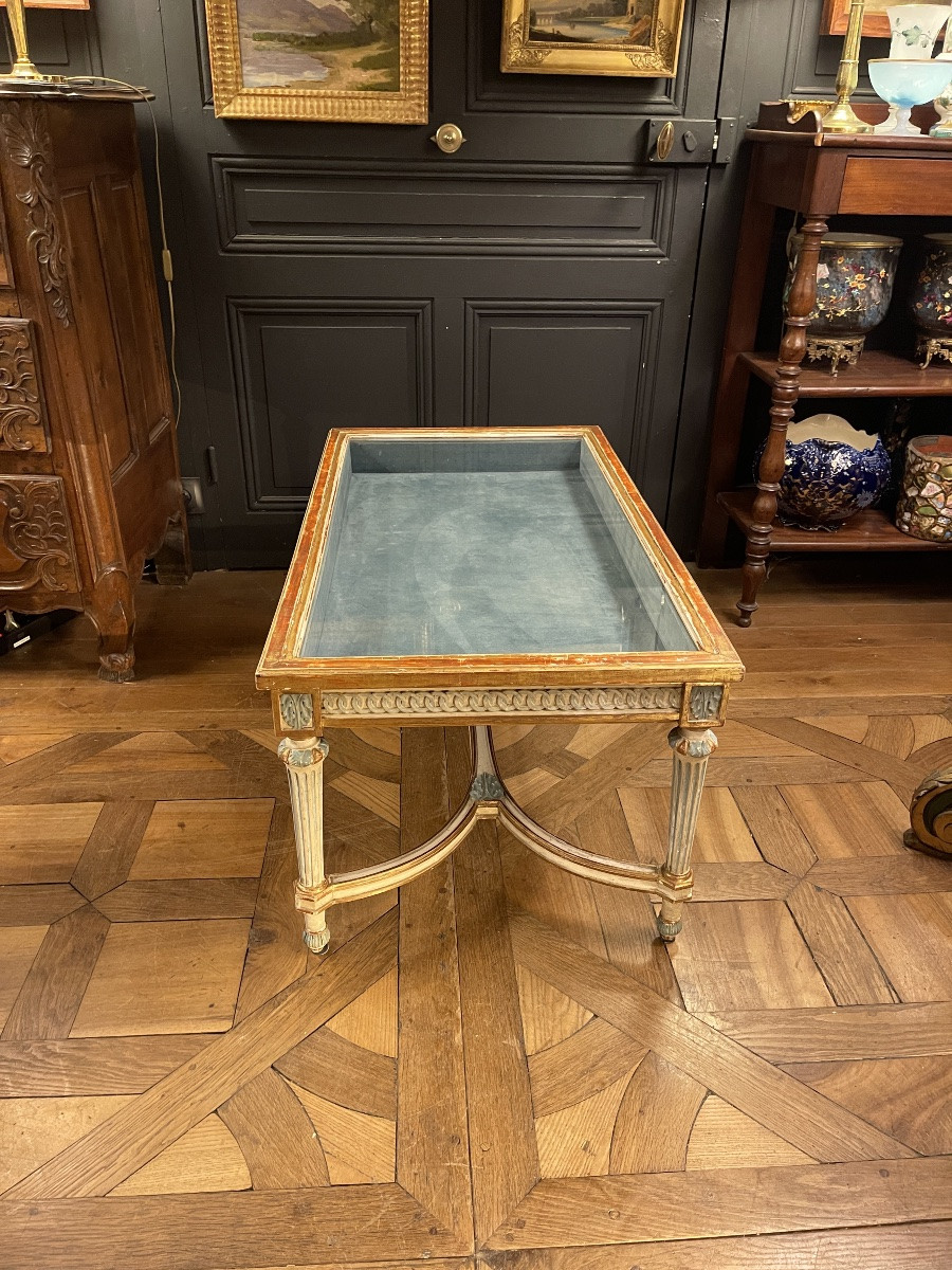 Table basse vitrine en bois peint et doré-photo-3