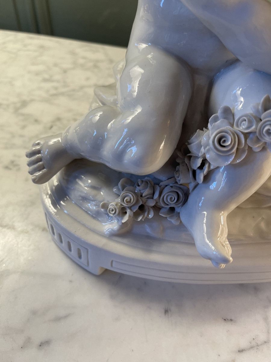 Angel With A Basket Of Roses In Capodimonte Porcelain -photo-4