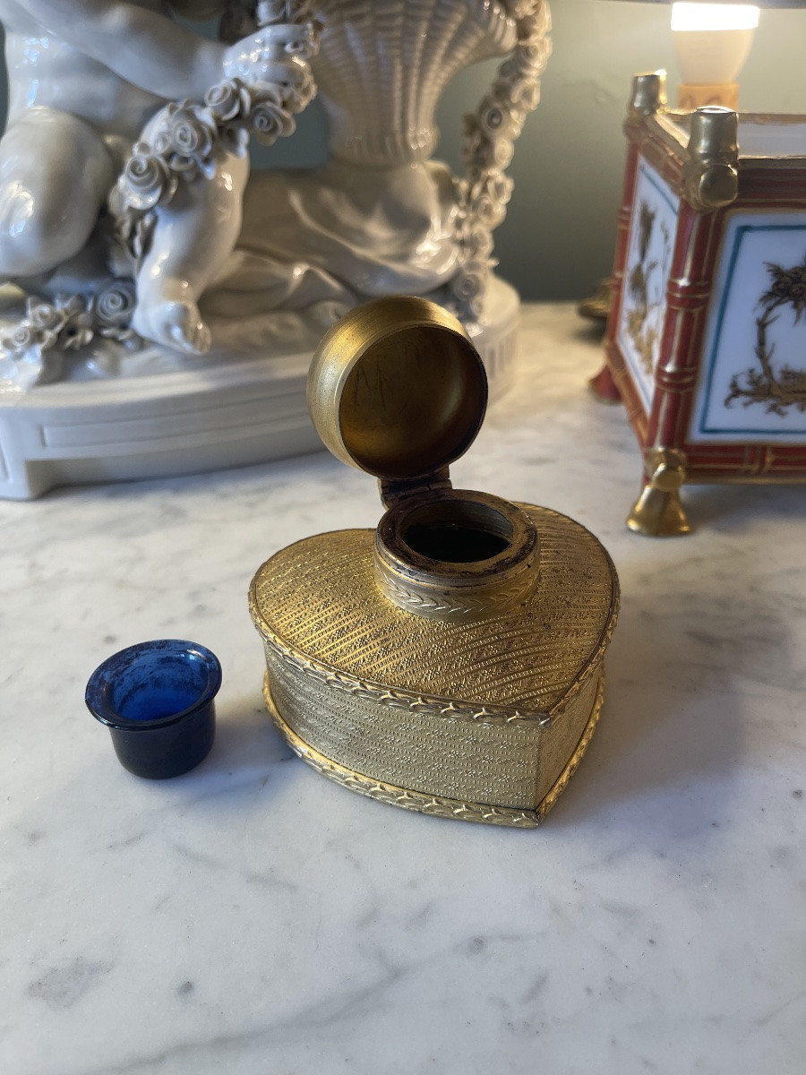 Gilded And Chiseled Bronze Inkwell-photo-4